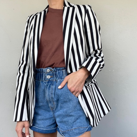 FRAME Classic Blazer in Noir Multi Stripe - Picture 3 of 9